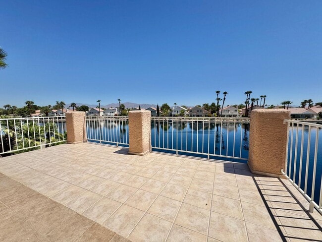 Building Photo - GORGEOUS 2 STORY SPACIOUS 4 BEDROOM HOUSE ...