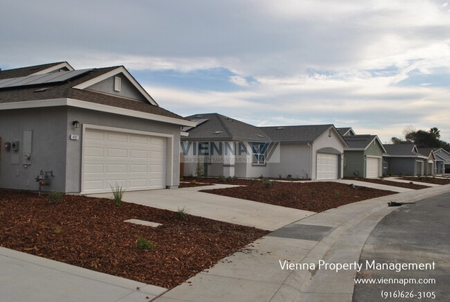 Building Photo - 513 Fox Hunt Wy