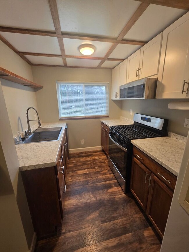 Building Photo - Stylish 2-Bedroom Home in Braddock with Bonus Space & Modern Comfort