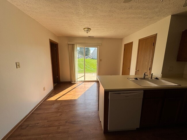 Building Photo - 1073 Fairlane Ct