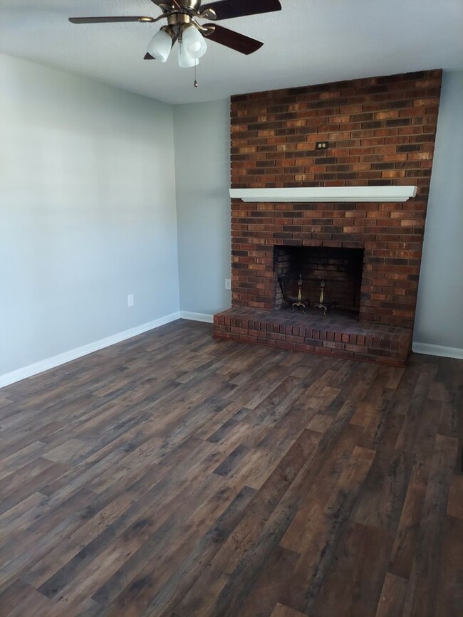 Building Photo - Ranch Home with In-Law Suite