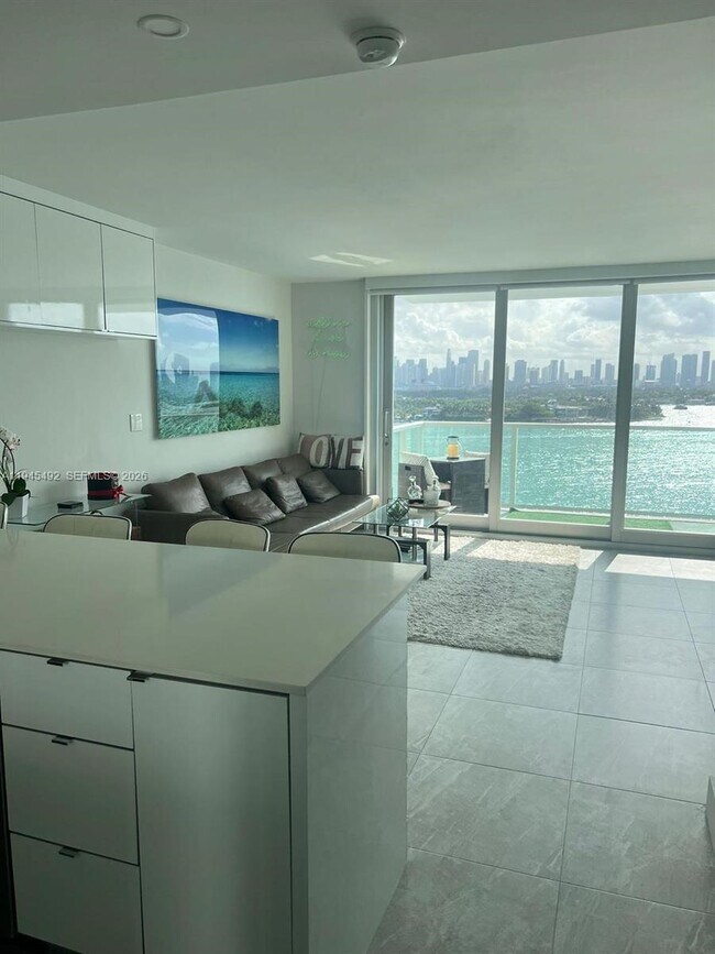 Building Photo - 1000 West Ave