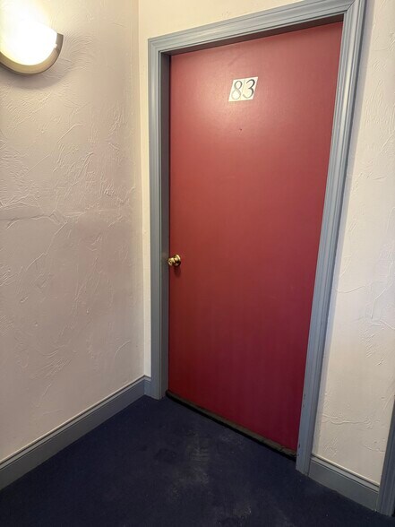 Building Photo - 83 Highwood Dr