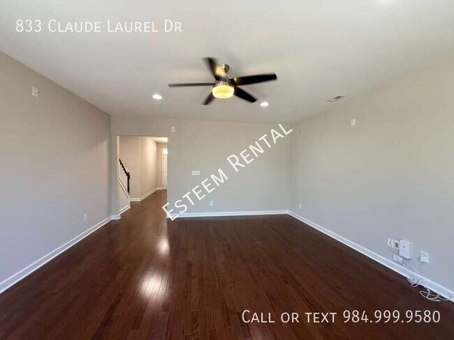 Building Photo - 833 Claude Laurel Dr