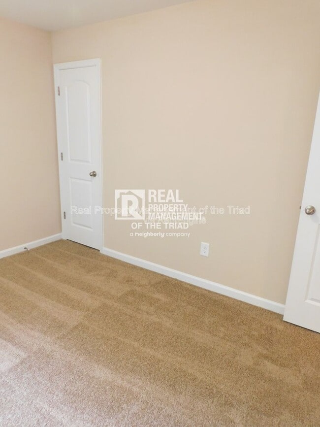 Building Photo - 10 Loblolly Ct