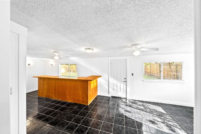 Building Photo - MINUTES FROM LACKLAND, MILES FROM BORING