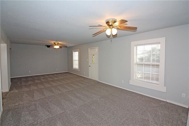 Building Photo - 2210 Kinyon Rd