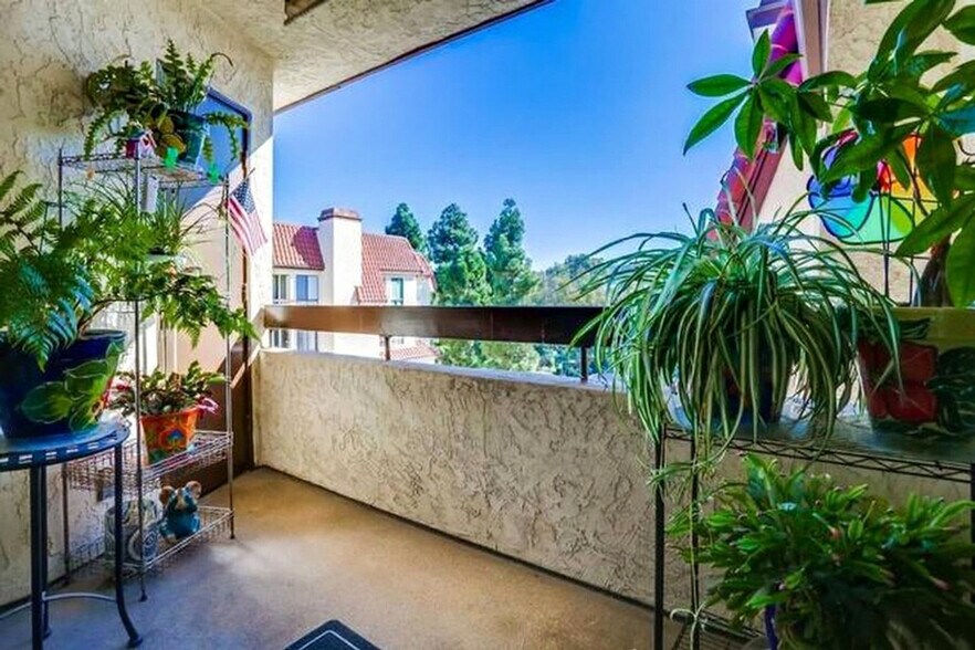 Building Photo - 5875 Friars Rd