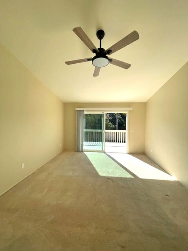 Building Photo - 526 Trailridge Dr