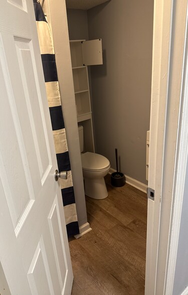 Building Photo - 559 S Limestone