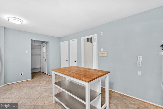 Building Photo - 4222 Braeburn Dr