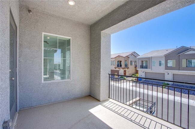 Building Photo - 226 Callen Falls Ave
