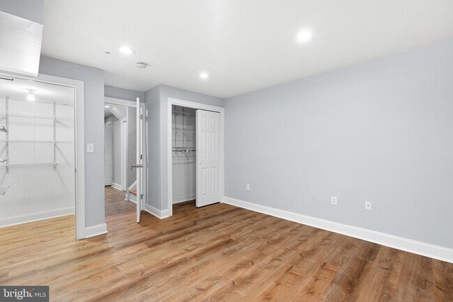 Building Photo - 2339 Catharine St