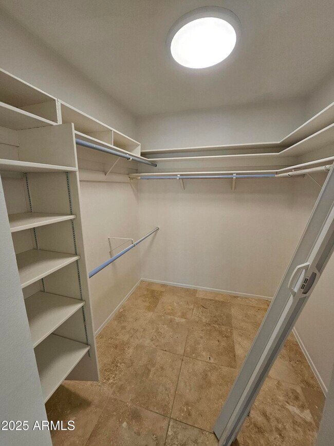 Building Photo - 2262 S Las Flores