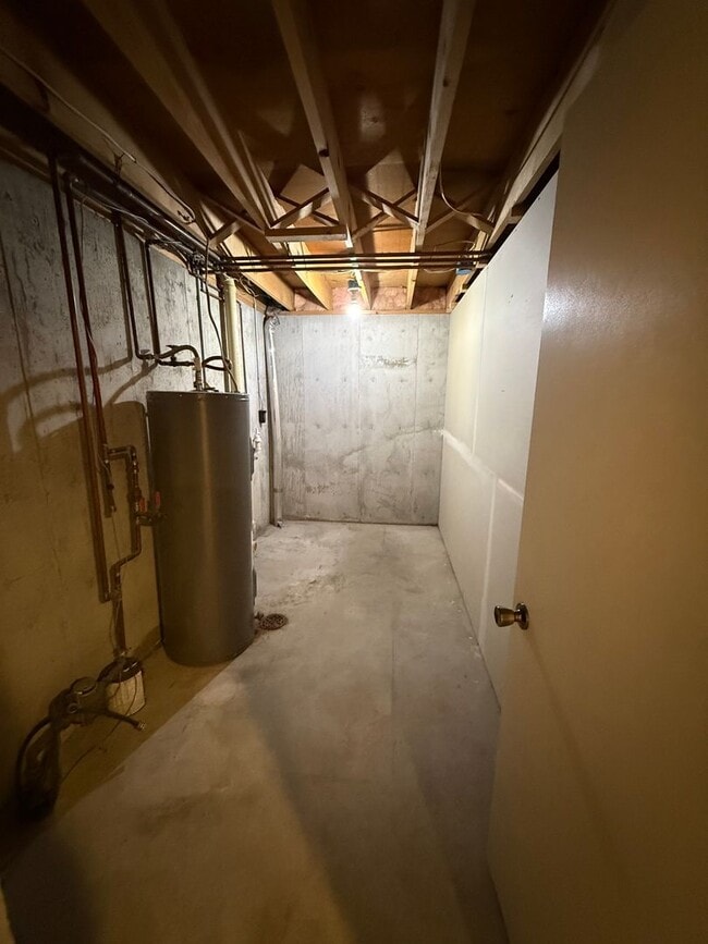 Building Photo - Two bedroom, one and bathroom townhome loc...