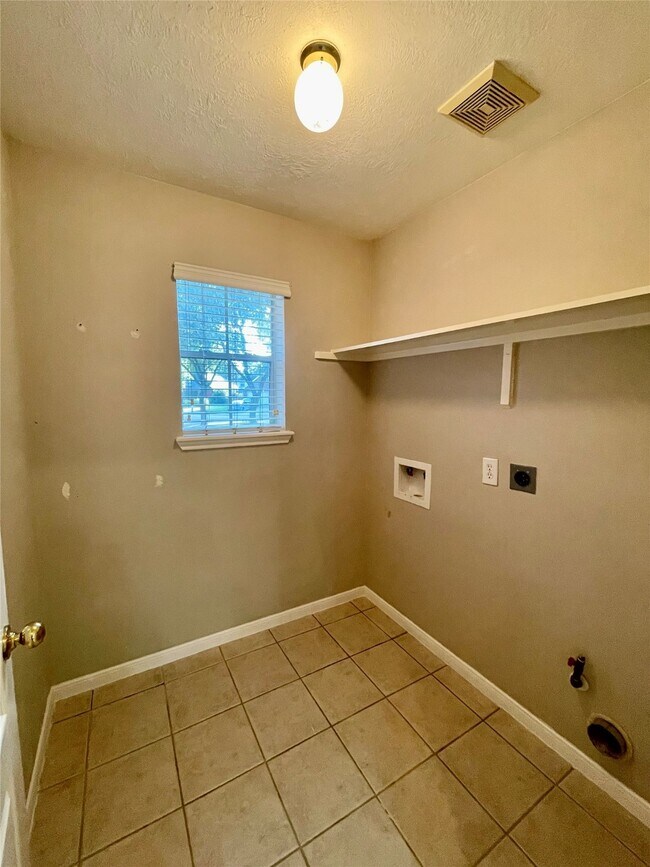 Building Photo - 16507 Shady Canyon Ct