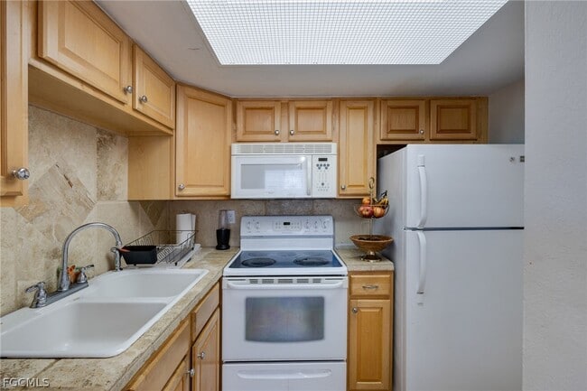 Building Photo - 3265 Royal Canadian Trace