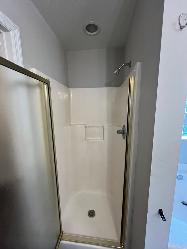Building Photo - 3544 Mutimer Dr