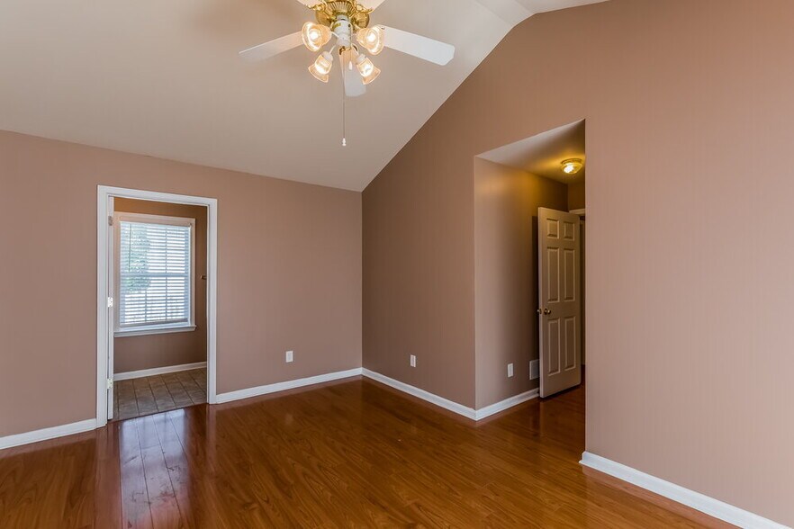 Building Photo - 164 Highland Falls Dr