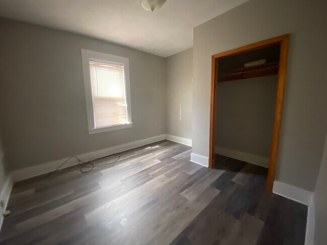 Building Photo - 2622 Tilbury Ave