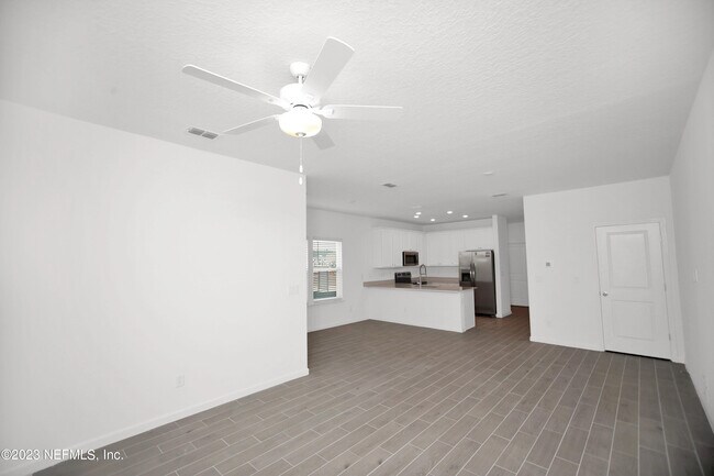 Building Photo - 348 Rosemont Dr