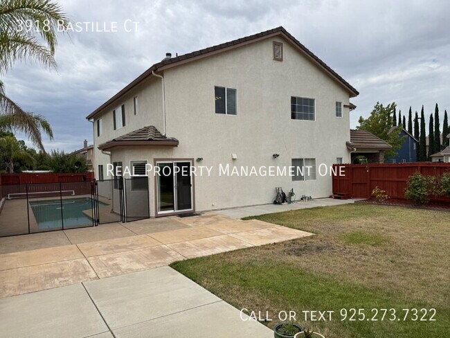 Building Photo - 3918 Bastille Ct