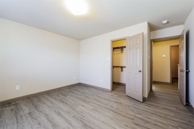 Building Photo - 2403 Sailors Way