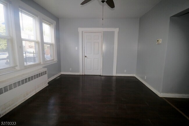Building Photo - 176 Shephard Ave