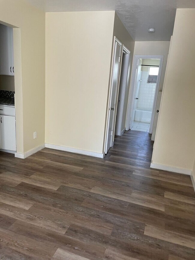 Building Photo - 861-863 22nd Ave S