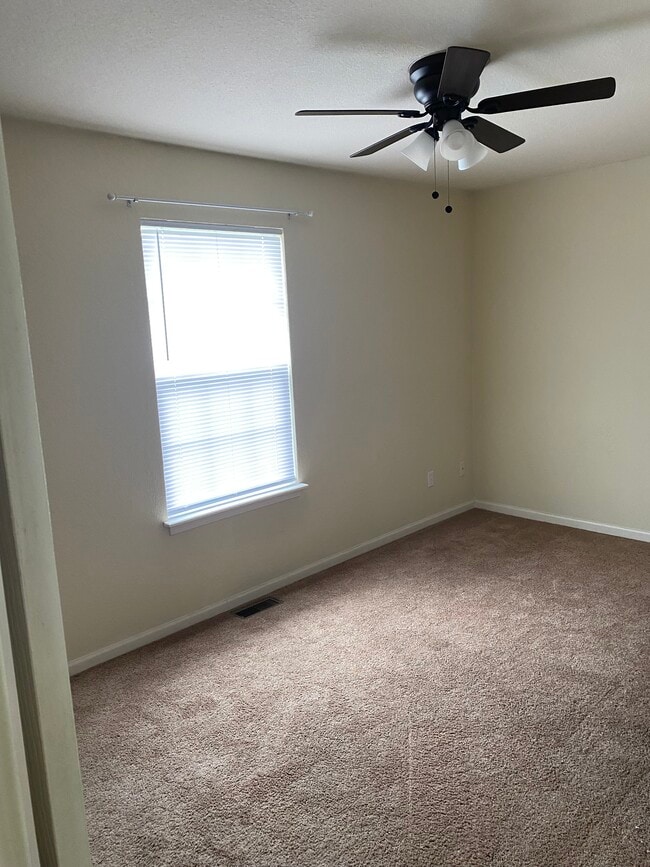 Building Photo - 4524 Waterloo Dr