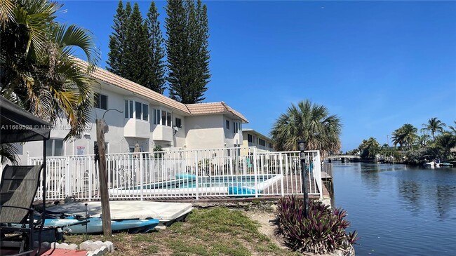 Primary Photo - 840 Pine Dr