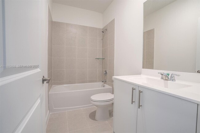 Building Photo - 2972 SE 23rd Ave