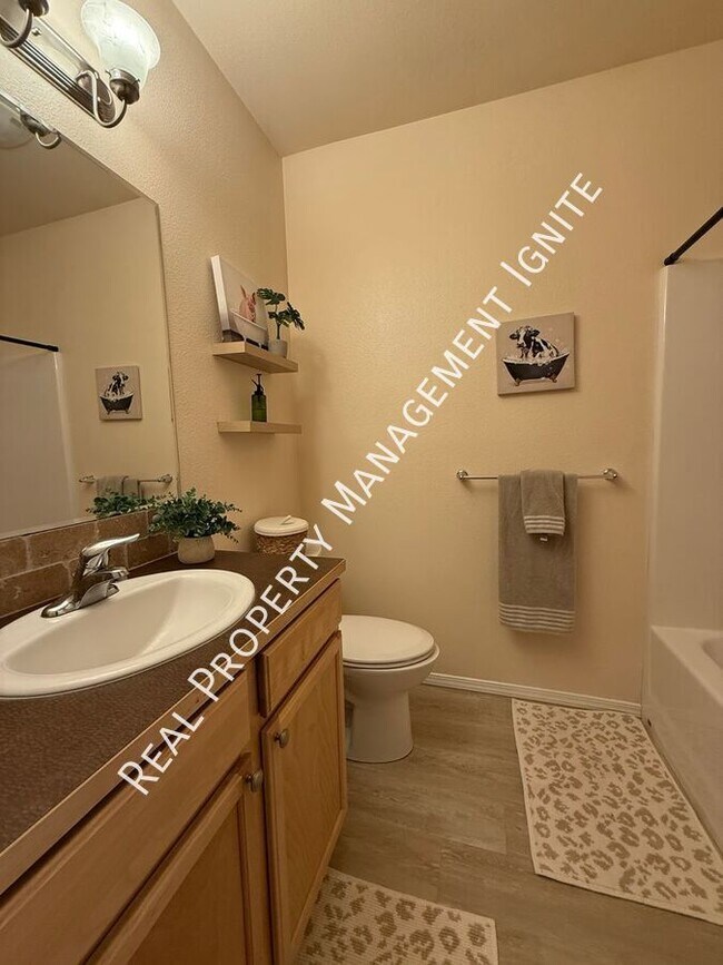 Building Photo - 61203 Snowbrush Dr