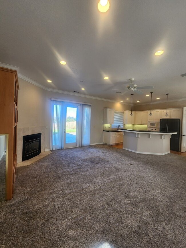 Building Photo - Gorgeous Country Home with View- ALL UTILI...