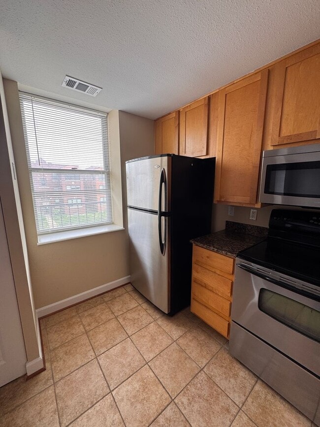 Building Photo - 5630 Pershing Ave