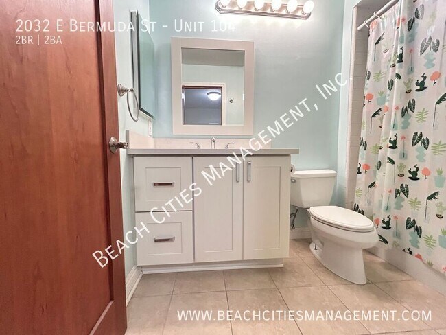 Building Photo - 2032 E Bermuda St