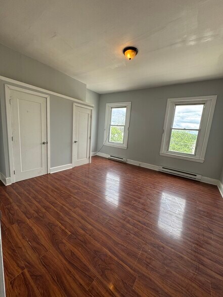 Building Photo - 2121 N 22nd St