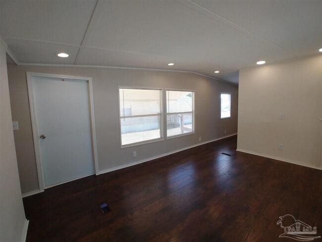 Building Photo - 2821 Hillcrest Ave