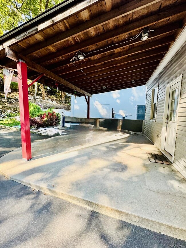 Building Photo - 8 Rockledge Ave