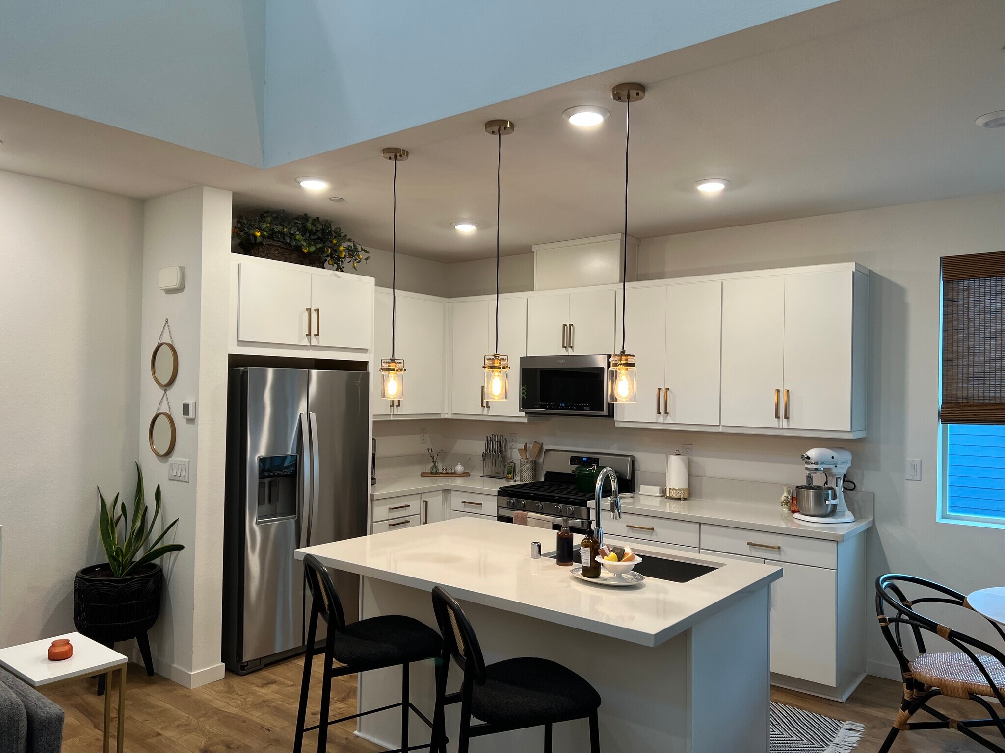 Building Photo - 180 Box Ln