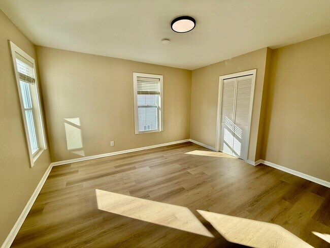 Building Photo - 575 Gilbert St