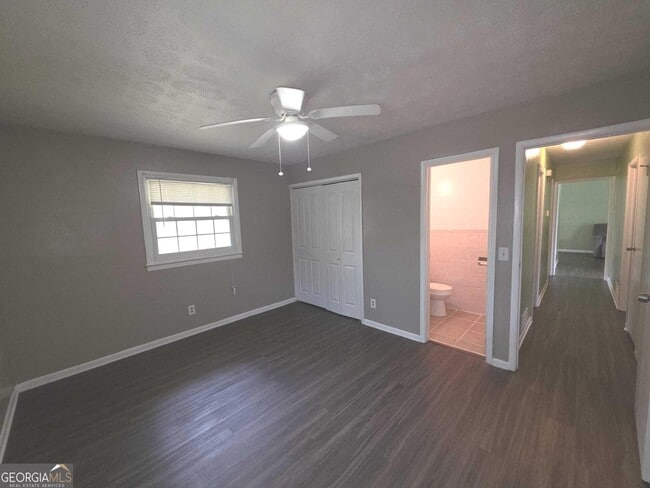 Building Photo - 707 Battle Creek Rd