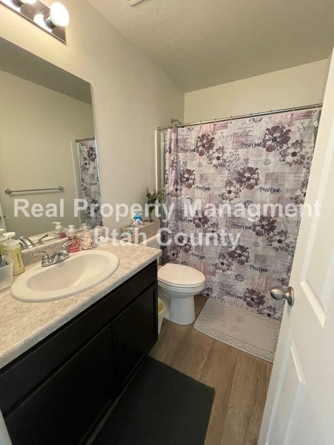 Building Photo - 290 N 1630 W