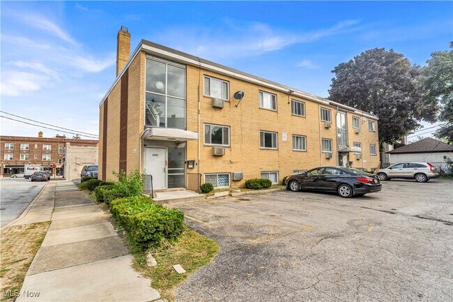 Building Photo - 1415 Wyandotte Ave