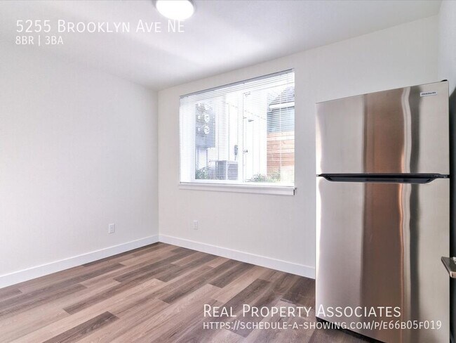 Building Photo - 5255 Brooklyn Ave NE