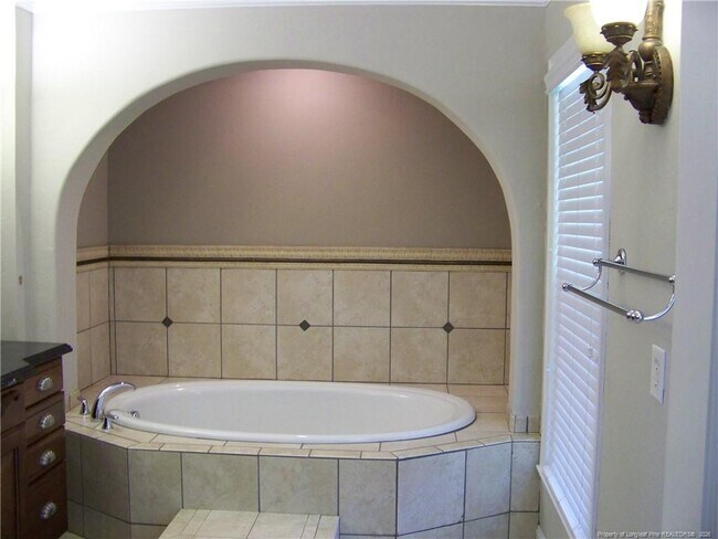 Building Photo - 6829 Towbridge Rd