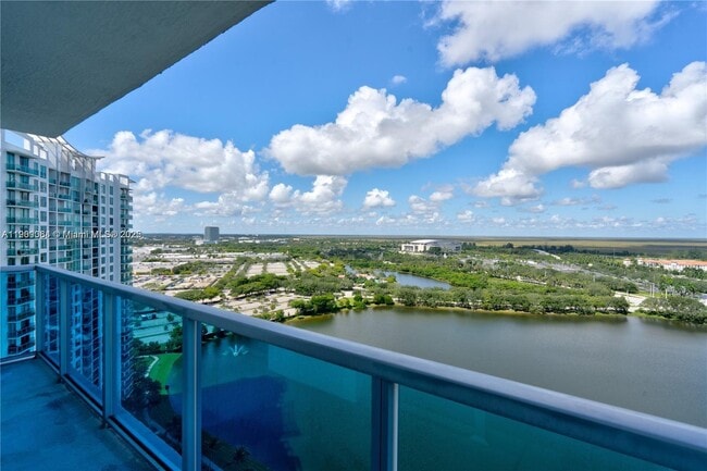 Building Photo - 2641 N Flamingo Rd