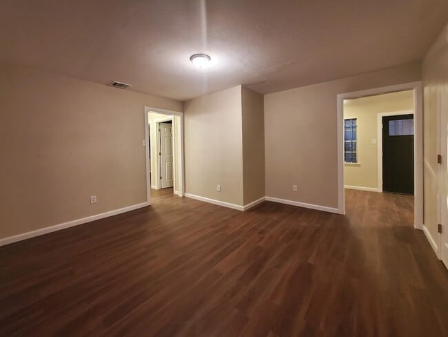 Building Photo - 8336 Bunche Dr