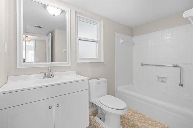 Building Photo - 464 N Paula Dr
