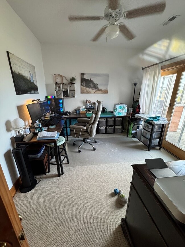 Building Photo - Top Floor Condo with Stunning Sound Views